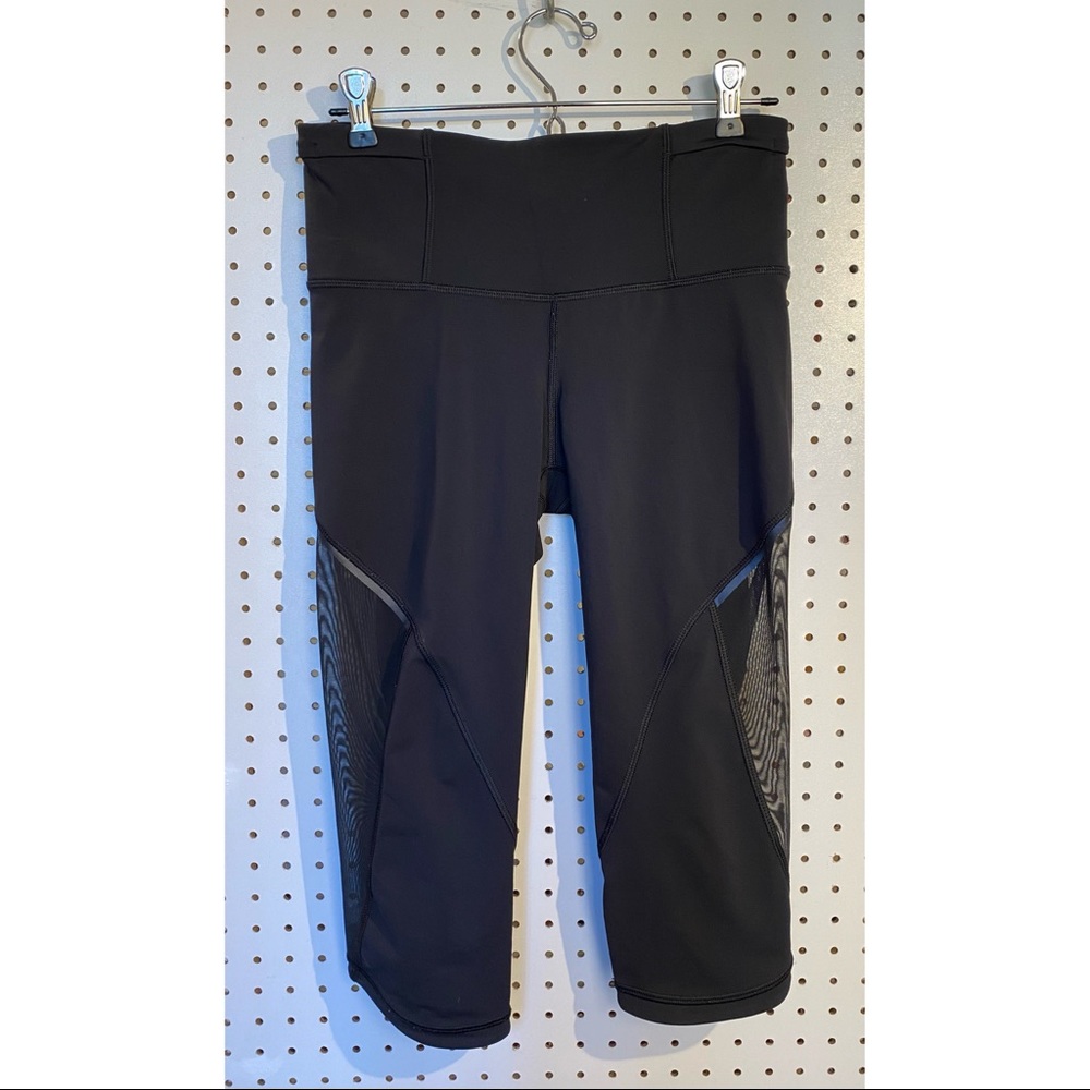 Lululemon 17” capri leggings with mesh side detail